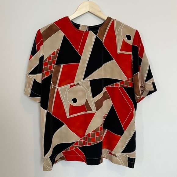ABSTRACT Vintage Blouse Short Sleeves Black Red Tan Size Large Retro Print - Picture 2 of 10